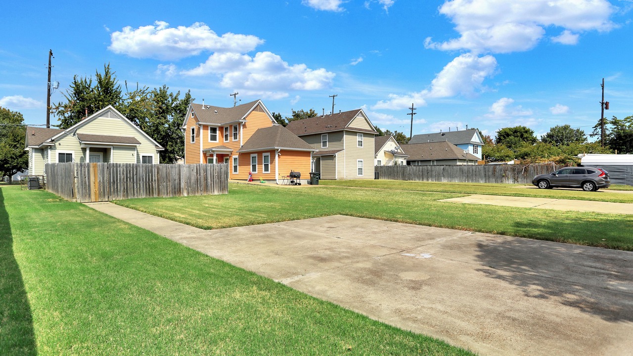 Photo of Outdoor in Uptown