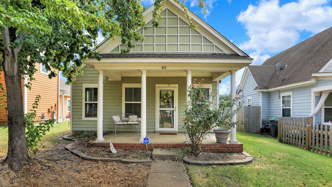 Photo of Outdoor in Uptown