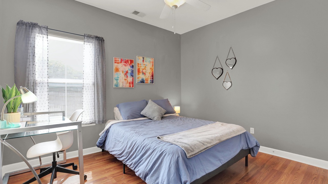 Photo of Bedroom in Uptown