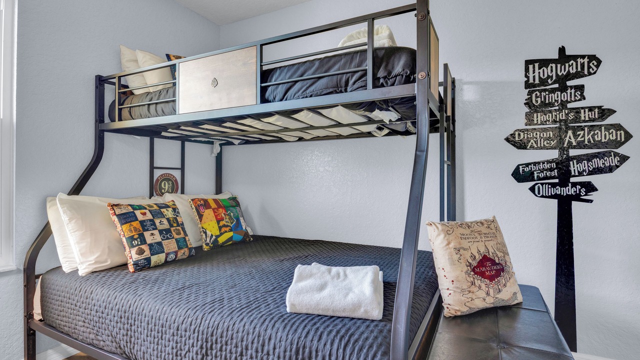 Photo of Bedroom in Regal Palms