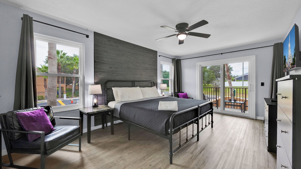 Photo of Bedroom in Regal Palms