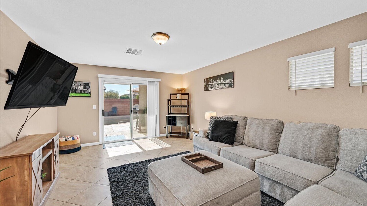 Photo of Livingroom in Rhodes Ranch