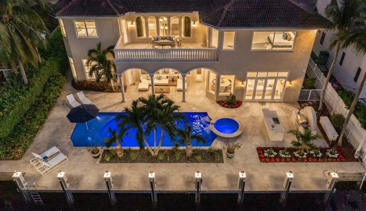 Photo of Patio Balcony in Tropic Isle