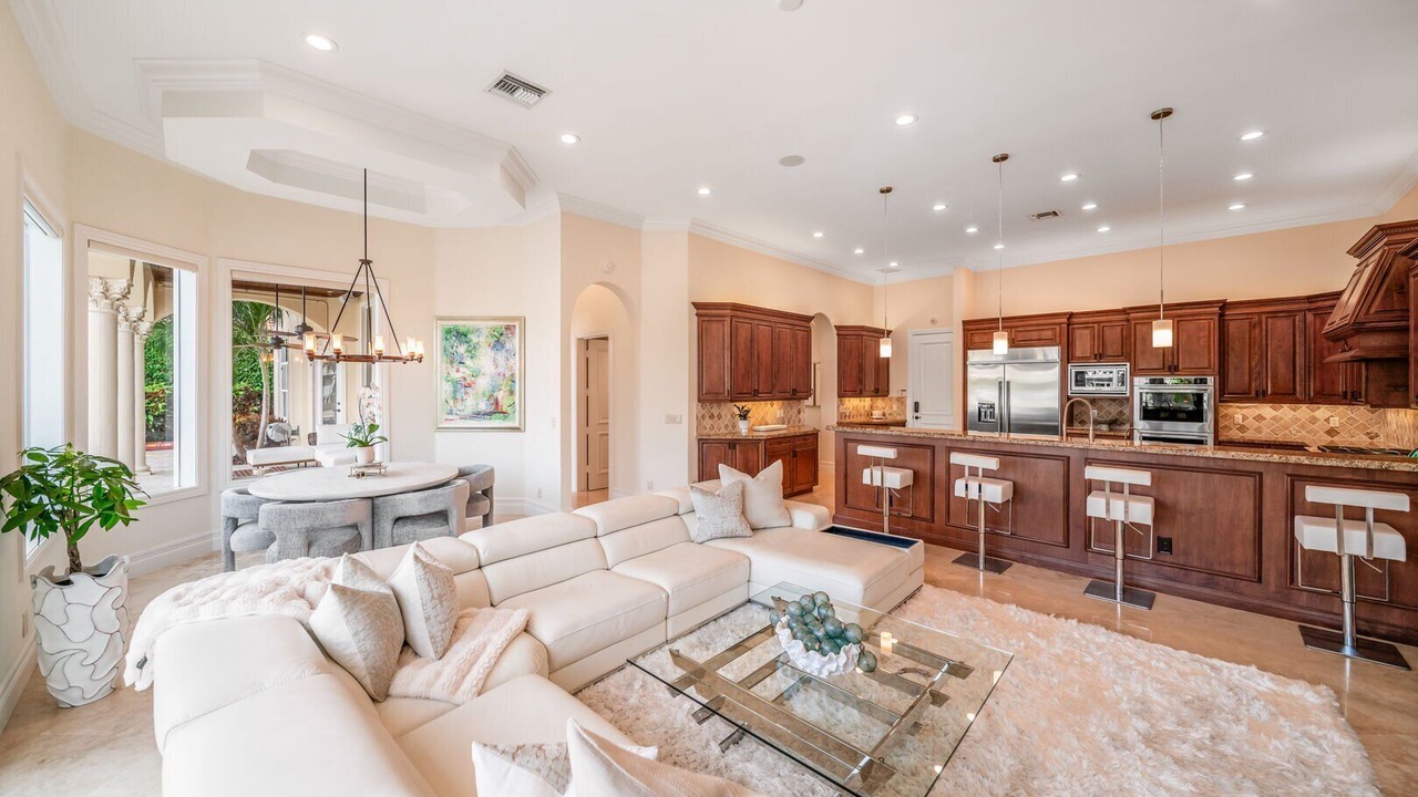 Photo of Livingroom in Tropic Isle