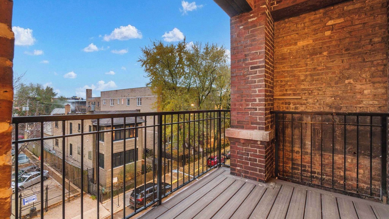 Photo of Patio Balcony in Lakeview