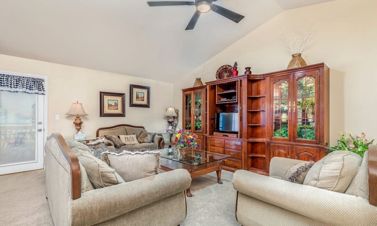 Photo of Livingroom in O'Fallon