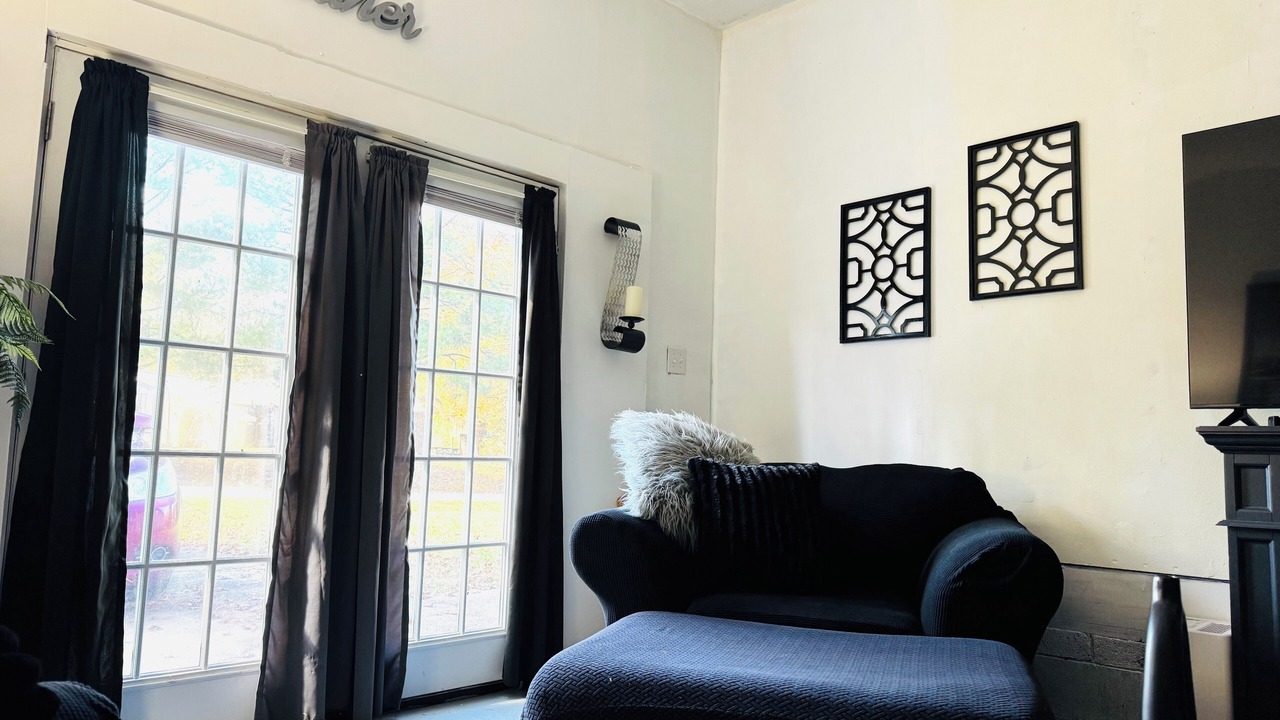 Photo of Livingroom in Jacksonville