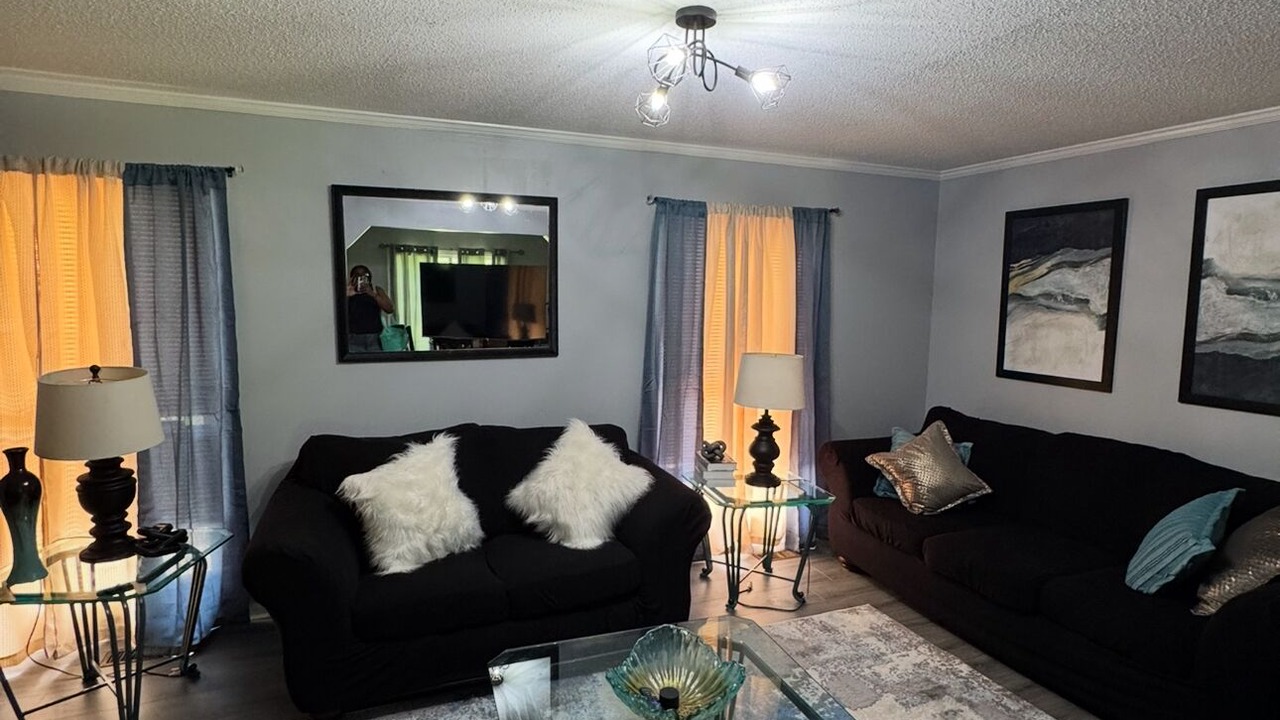 Photo of Livingroom in Jacksonville