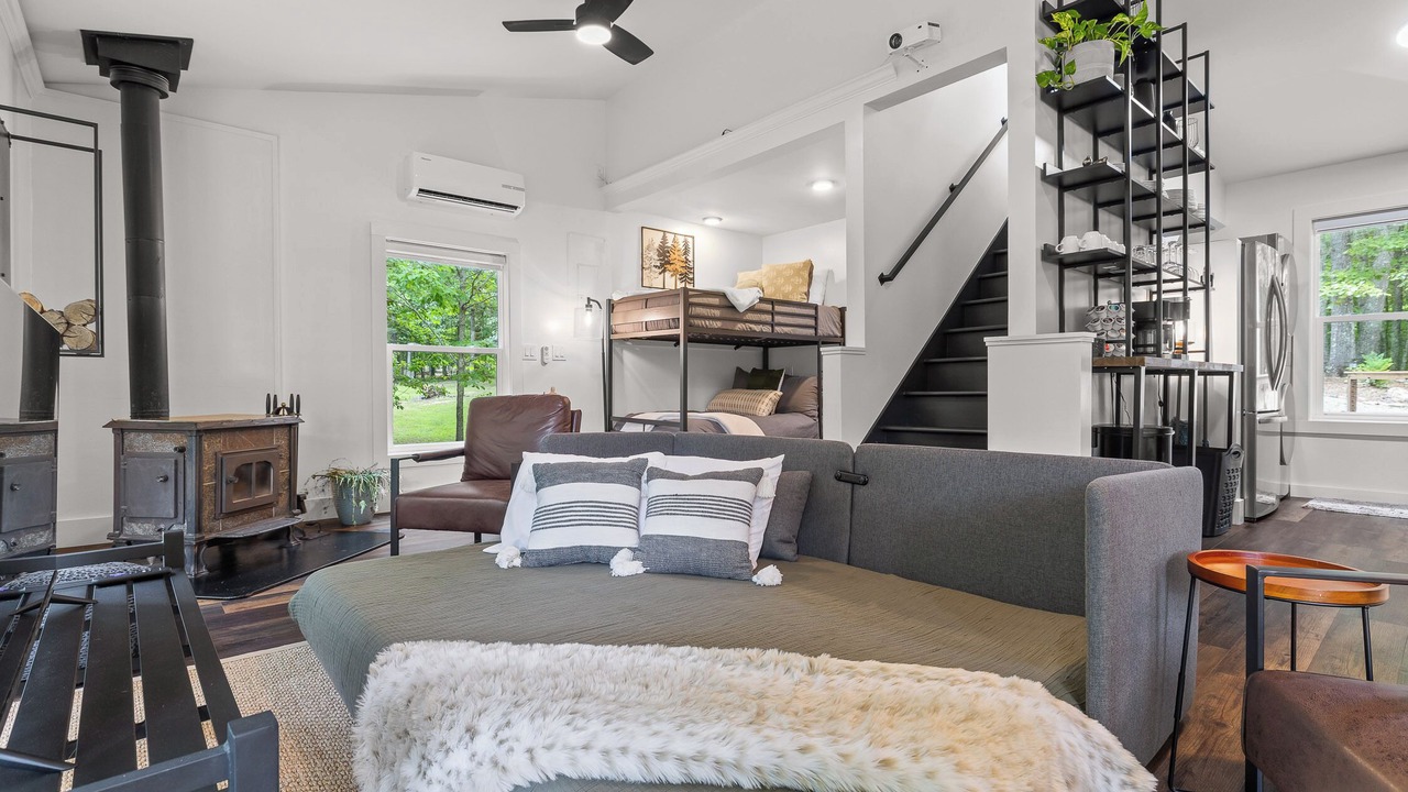 Photo of Livingroom in Sewanee