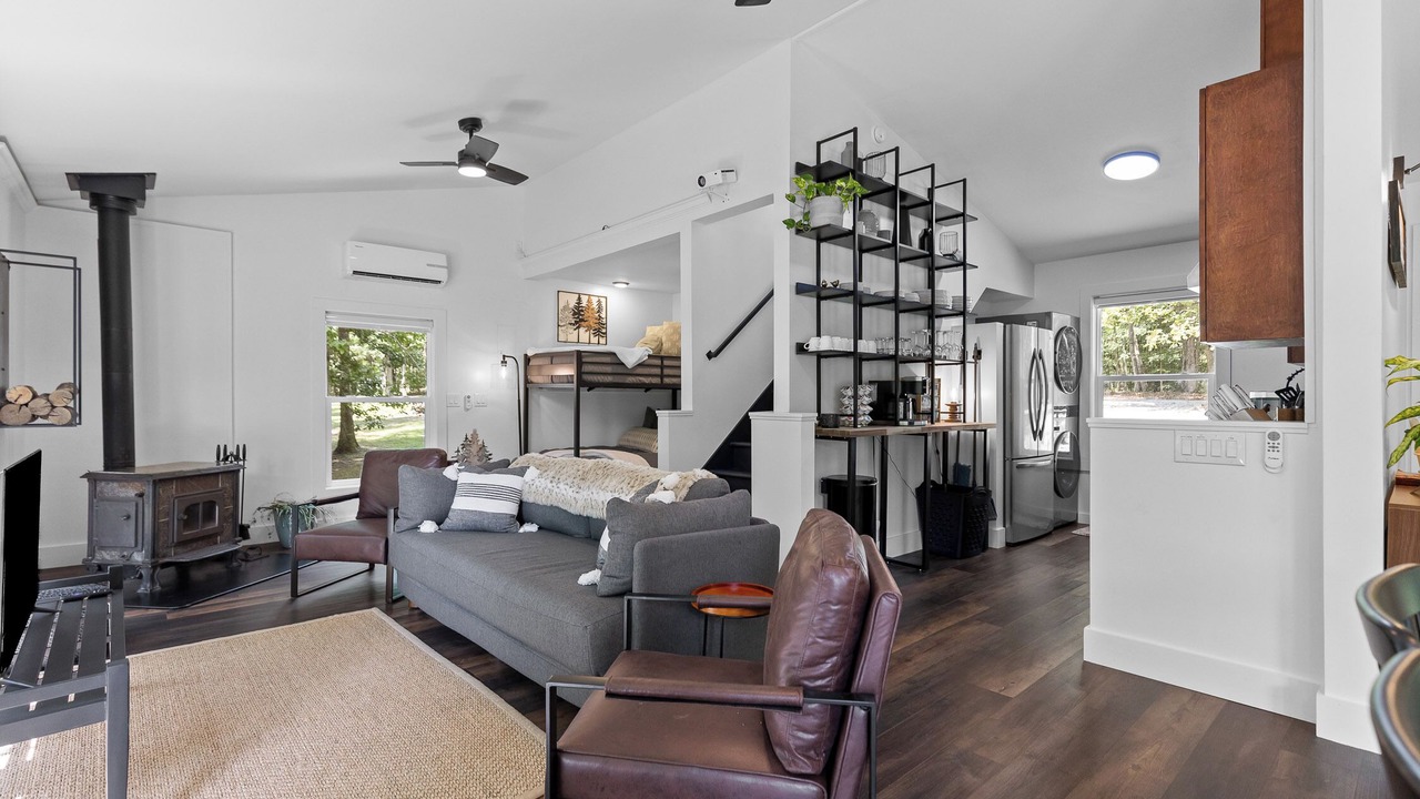 Photo of Livingroom in Sewanee