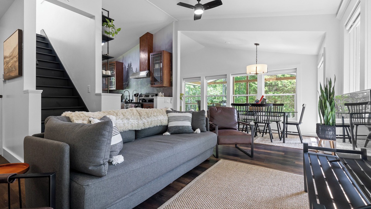Photo of Livingroom in Sewanee
