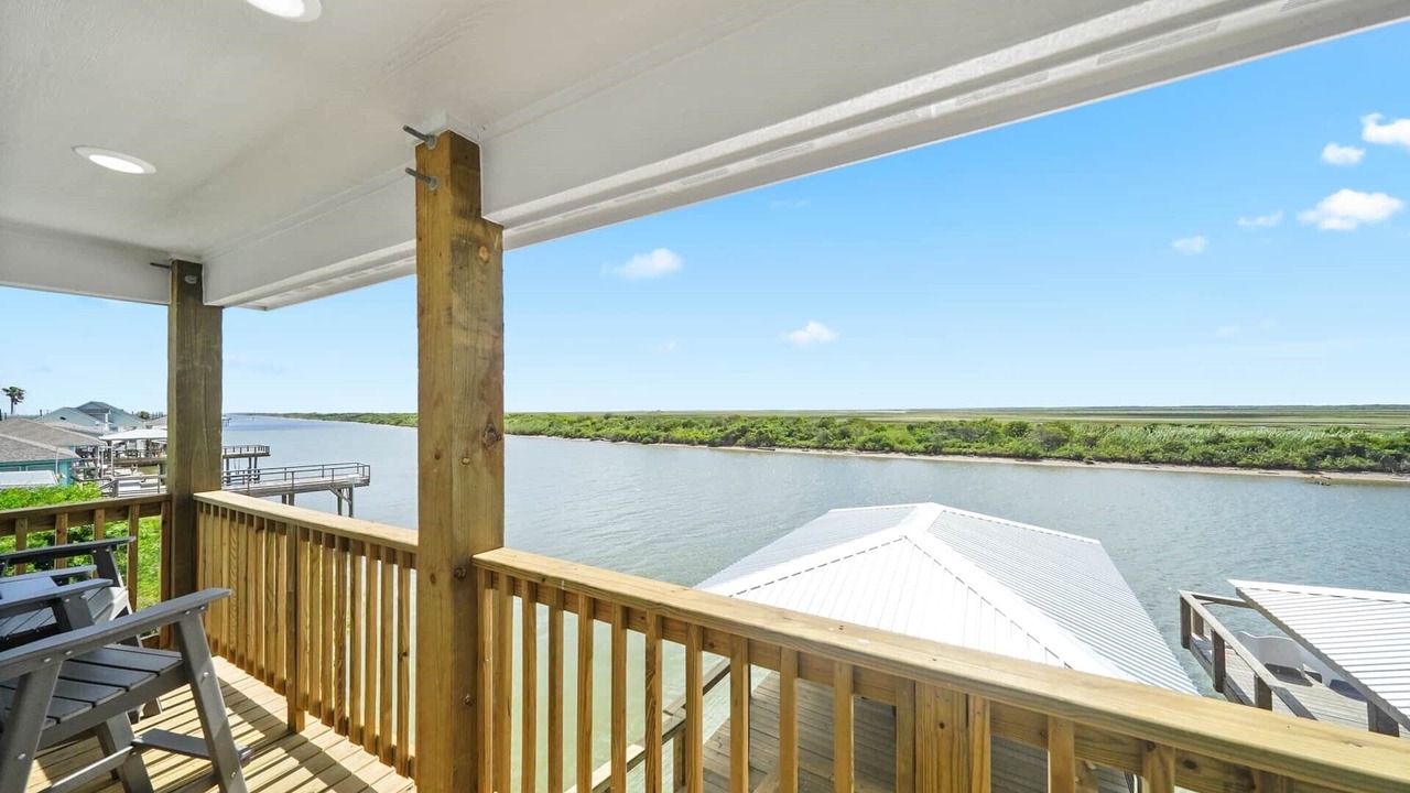 Photo of Patio Balcony in Elmaton