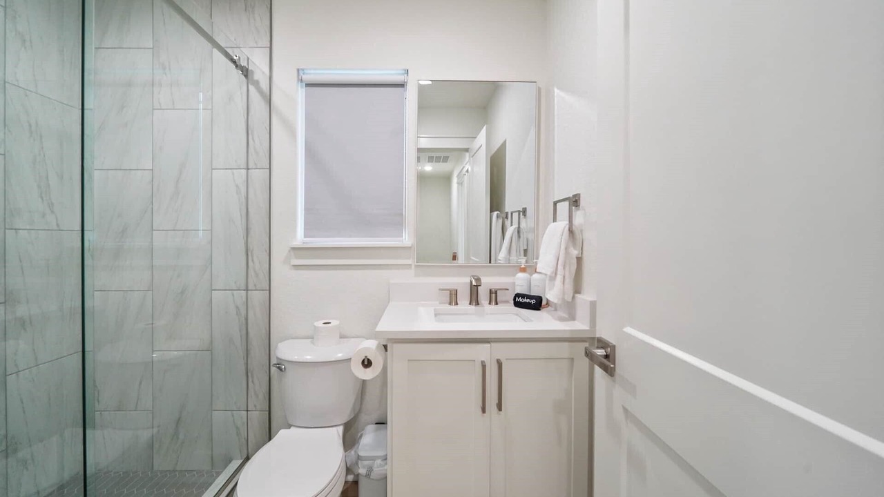 Photo of Bathroom in Elmaton