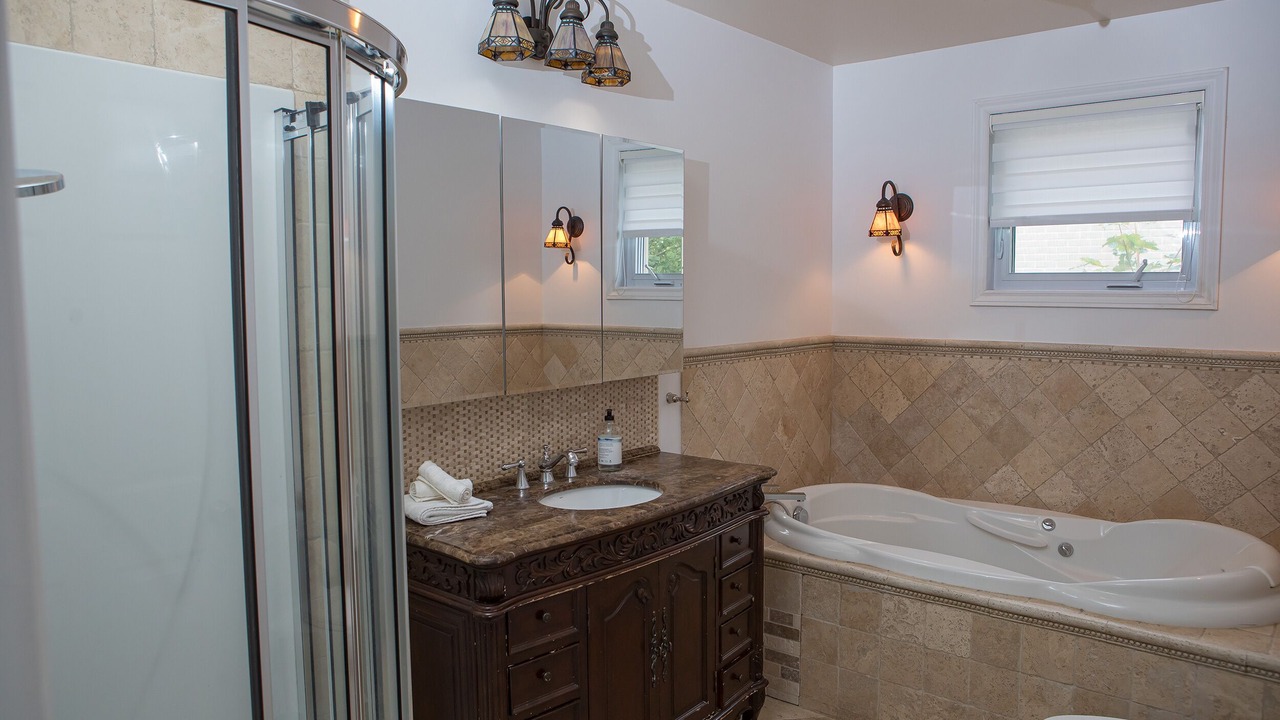 Photo of Bathroom in Pierrefonds-Roxboro