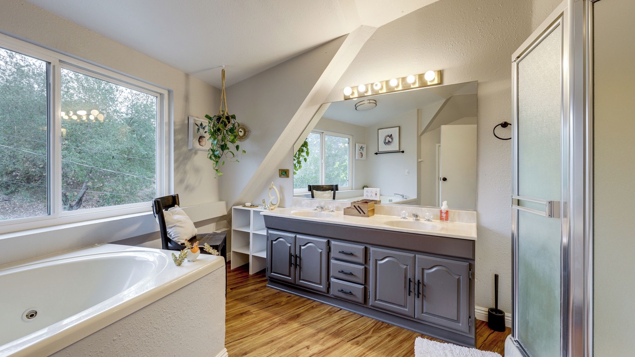 Photo of Bathroom in Lakeside