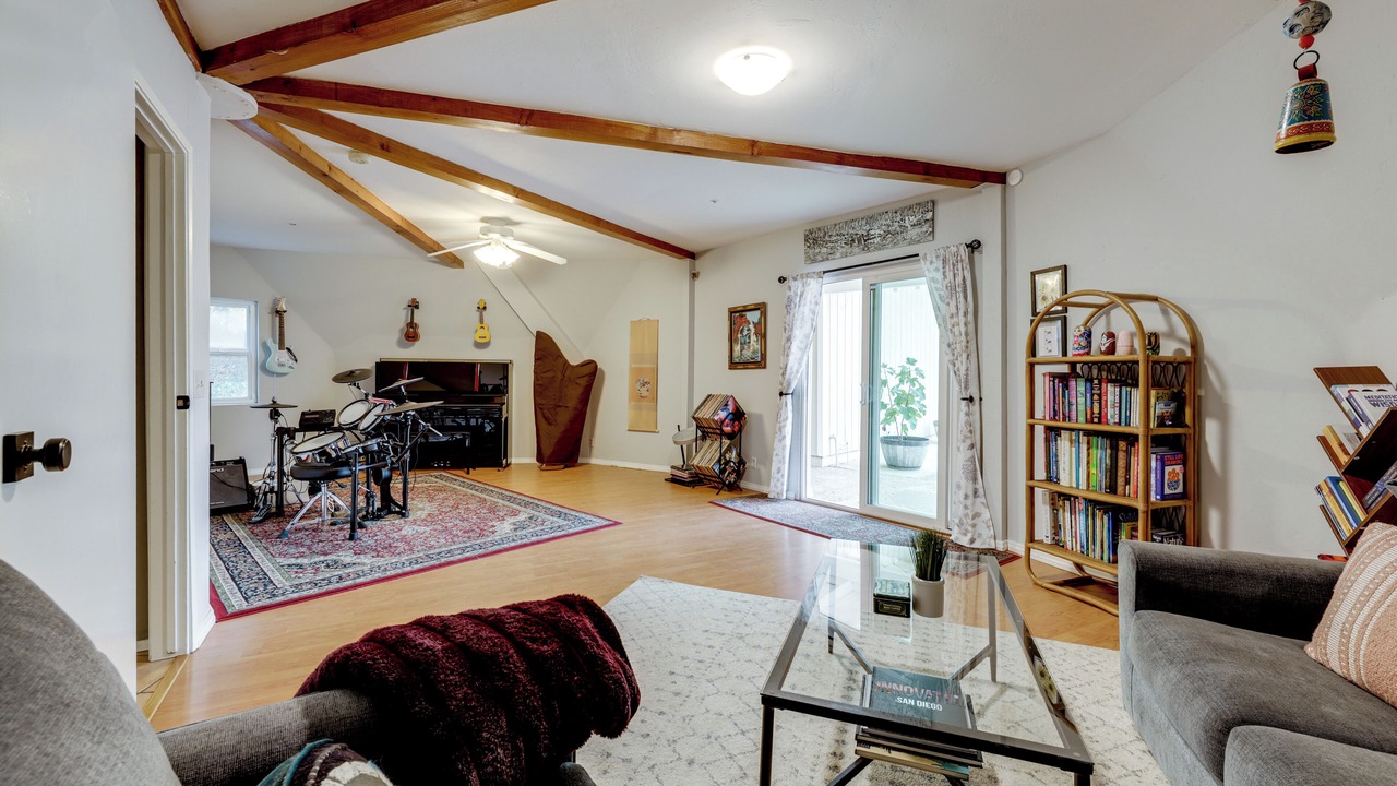 Photo of Livingroom in Lakeside