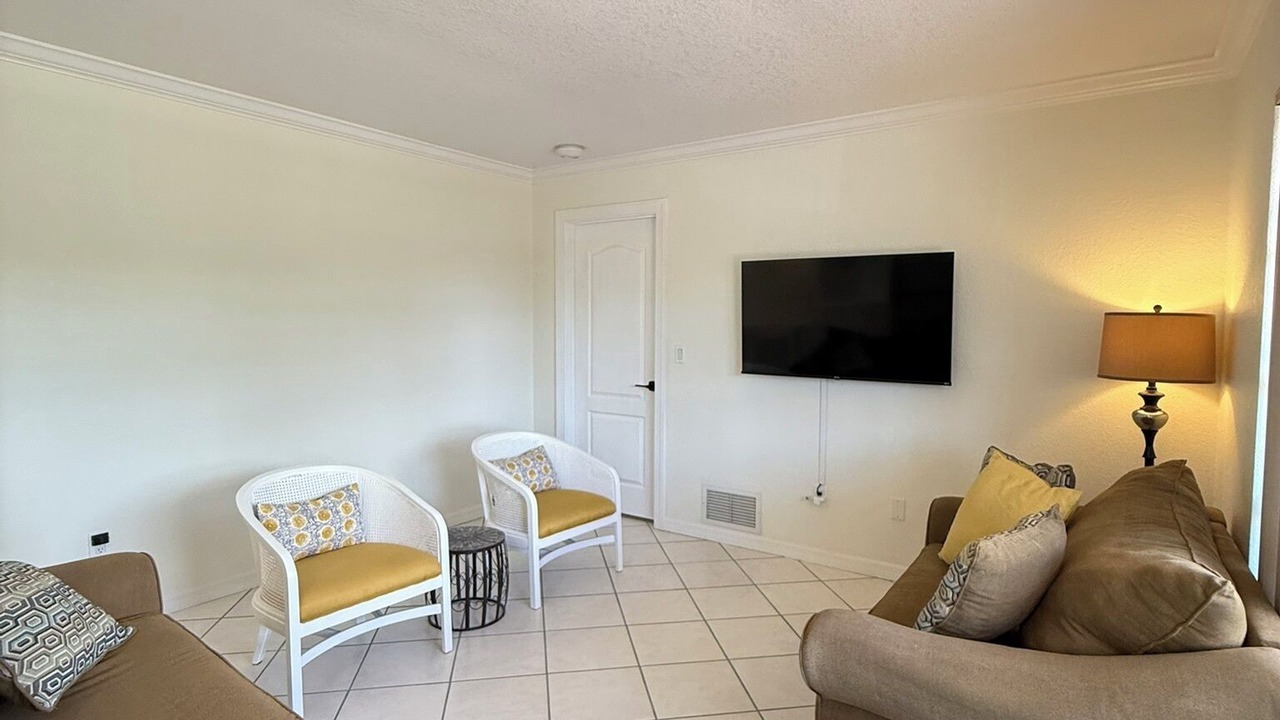 Photo of Livingroom in Warm Mineral Springs