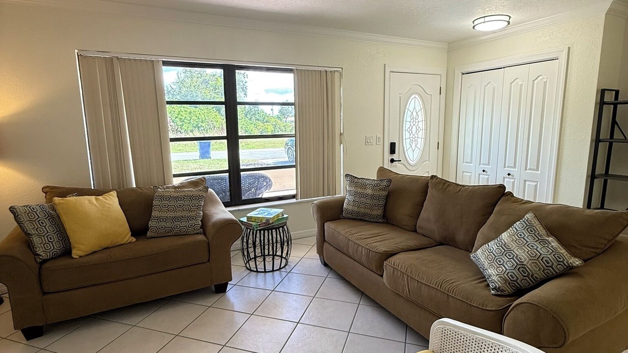 Photo of Livingroom in Warm Mineral Springs