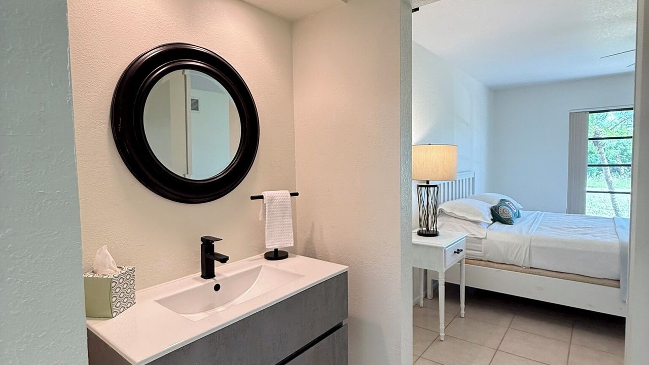 Photo of Bedroom in Warm Mineral Springs