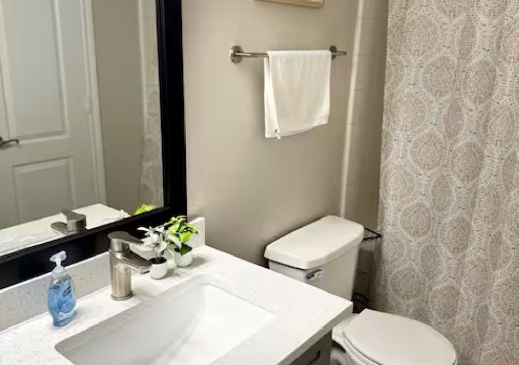 Photo of Bathroom in Alden Bridge