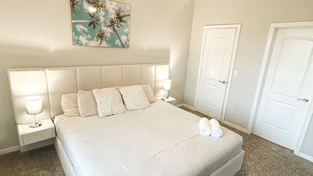 Photo of Bedroom in Alden Bridge