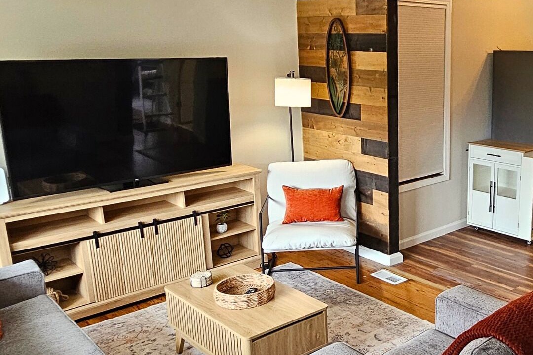 Photo of Livingroom in Clifton Heights