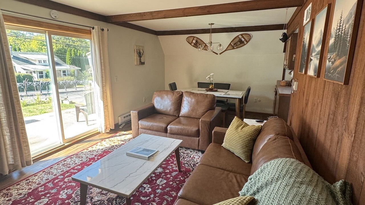 Photo of Livingroom in Lake George