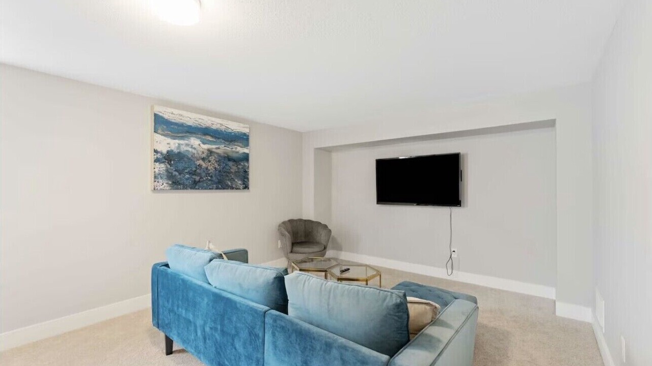 Photo of Livingroom in Ottawa Division