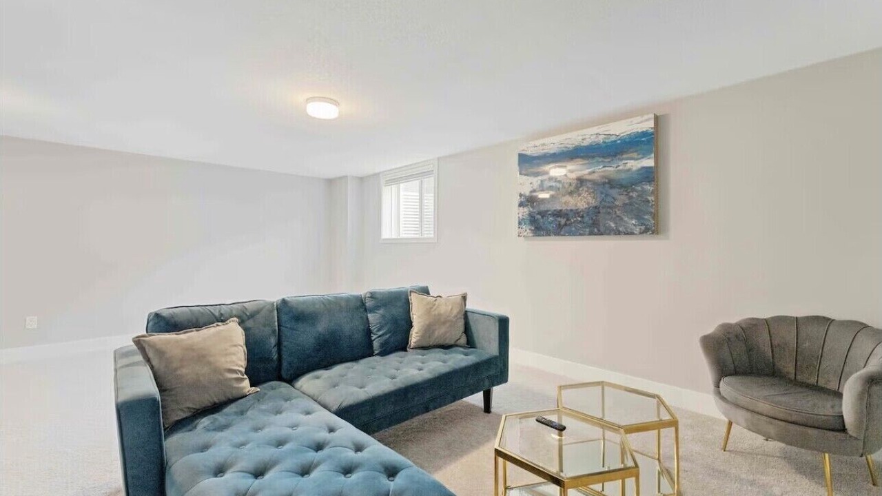 Photo of Livingroom in Ottawa Division