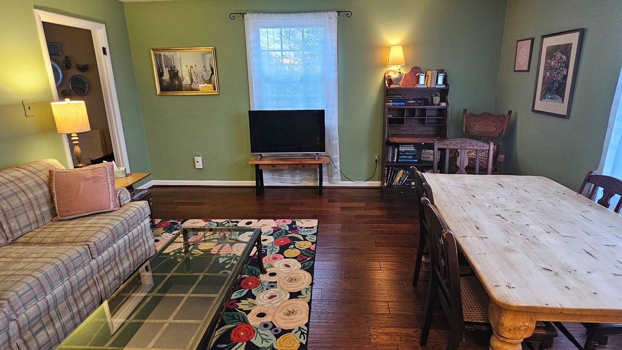 Photo of Livingroom in Jarrettsville
