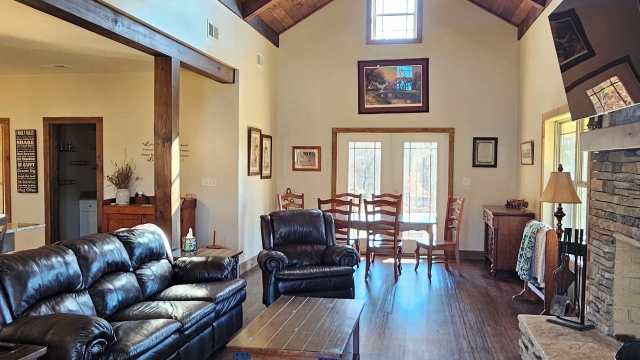 Photo of Livingroom in Dobson