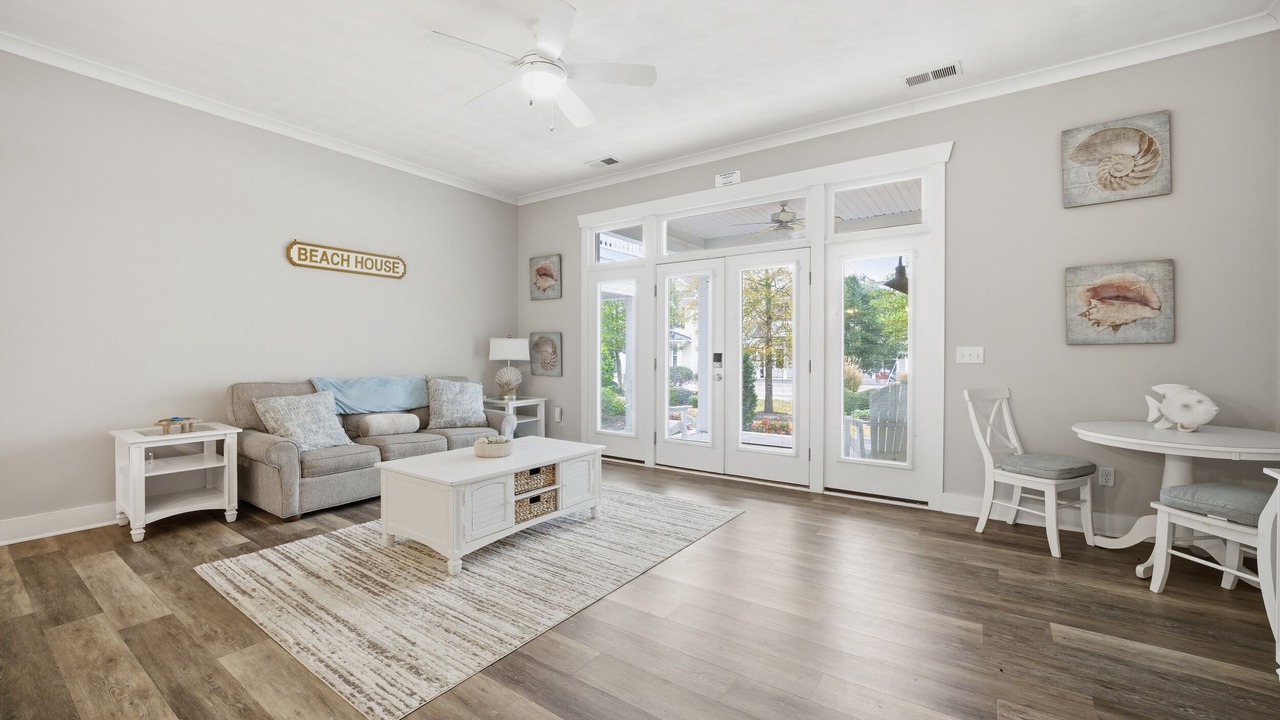 Photo of Livingroom in Northeast Virginia Beach