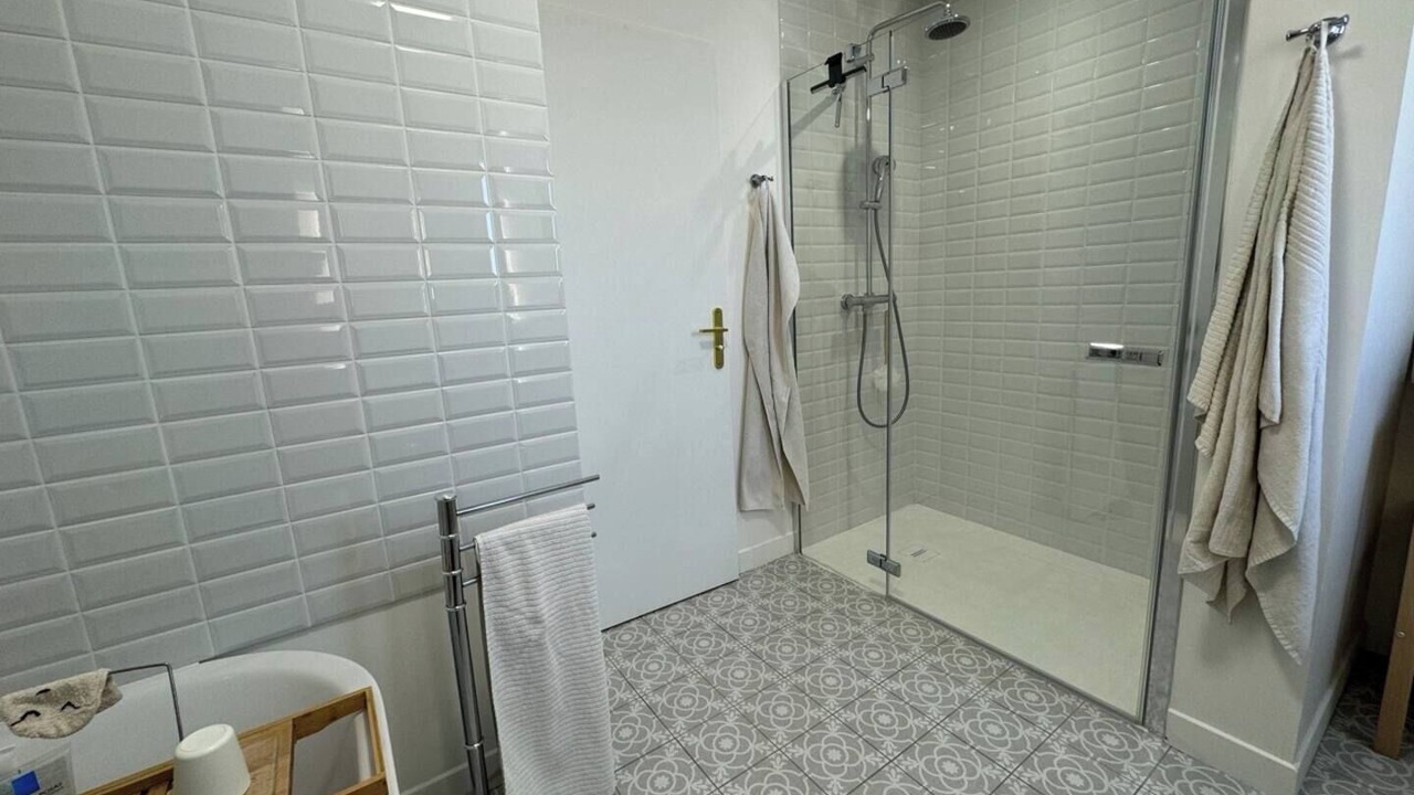 Photo of Bathroom in Cournonterral