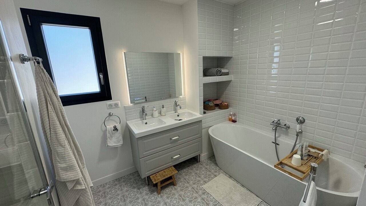 Photo of Bathroom in Cournonterral