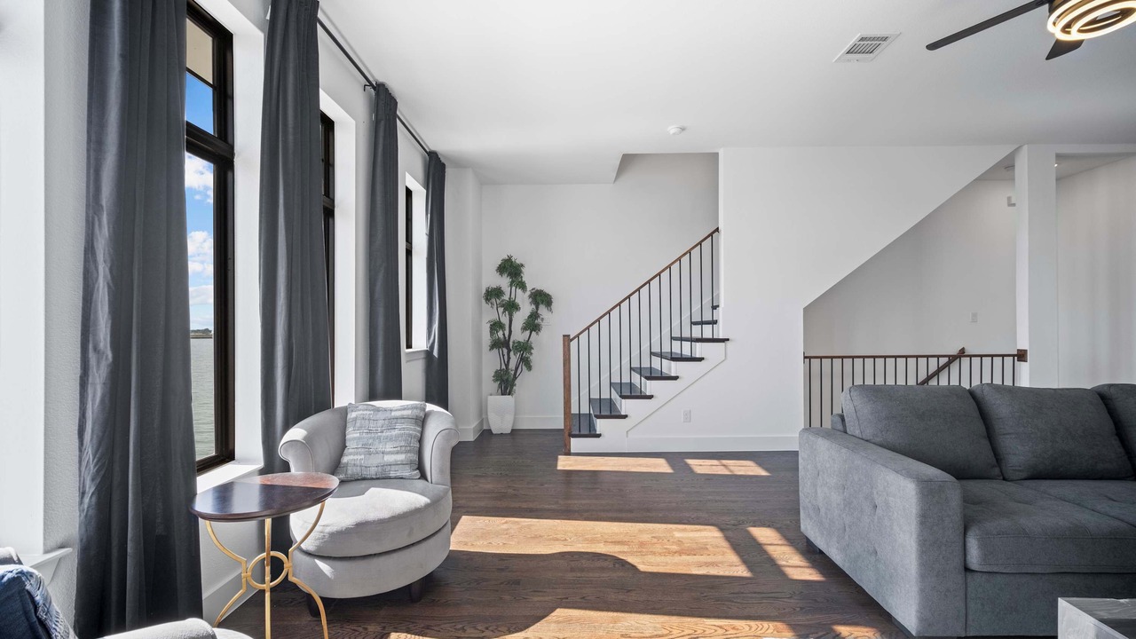Photo of Livingroom in Rowlett