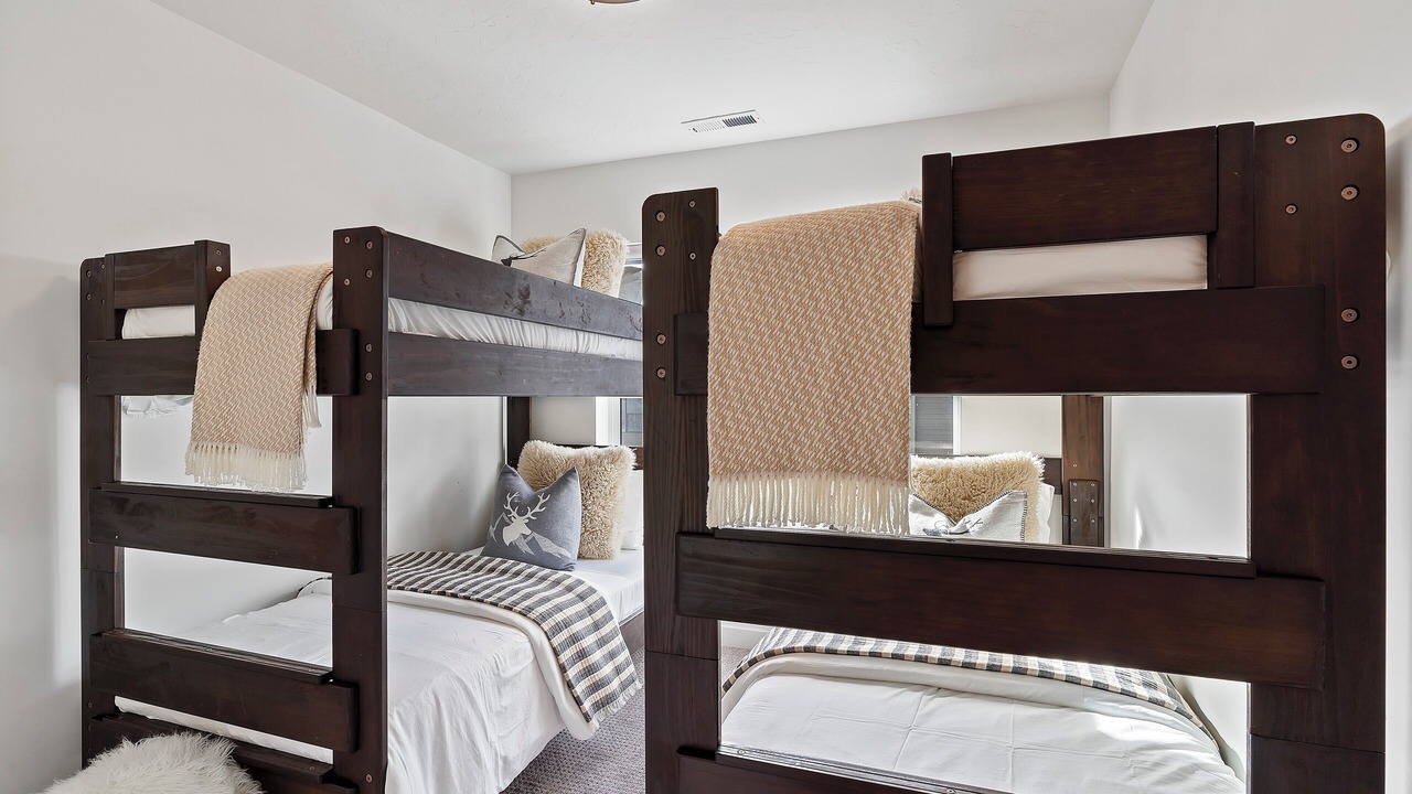 Photo of Bedroom in Mountain Green