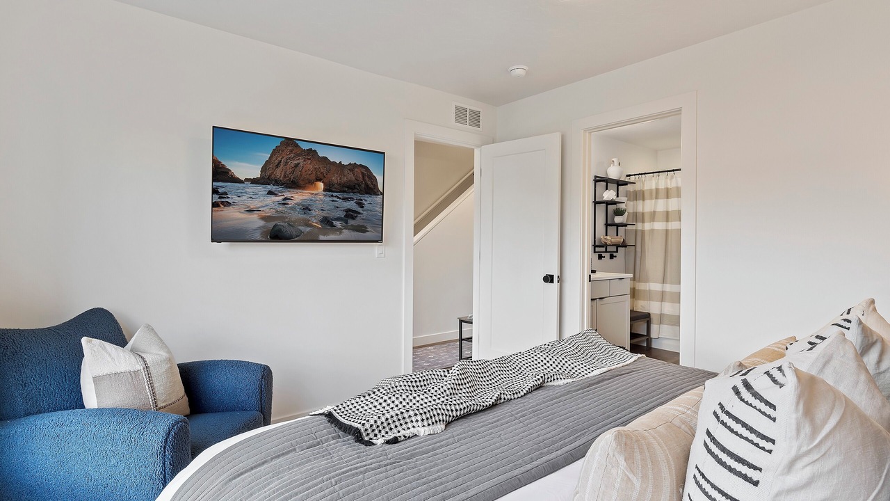 Photo of Bedroom in Mountain Green