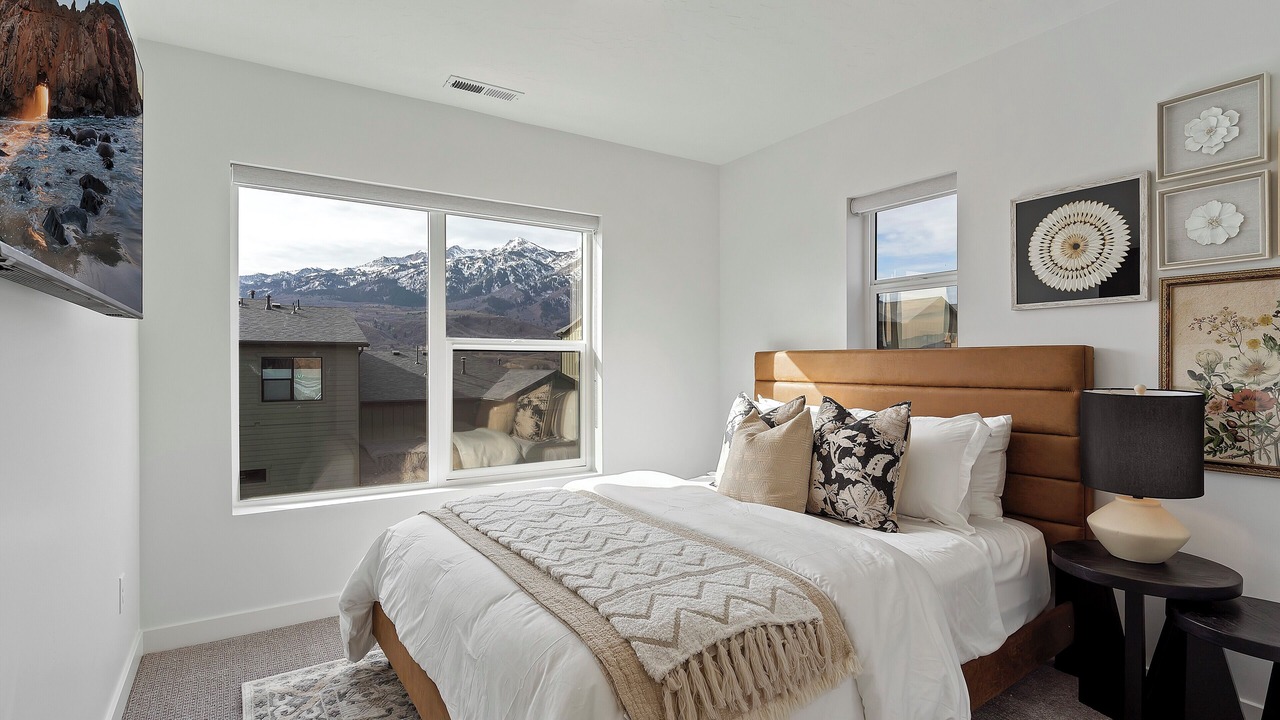 Photo of Bedroom in Mountain Green