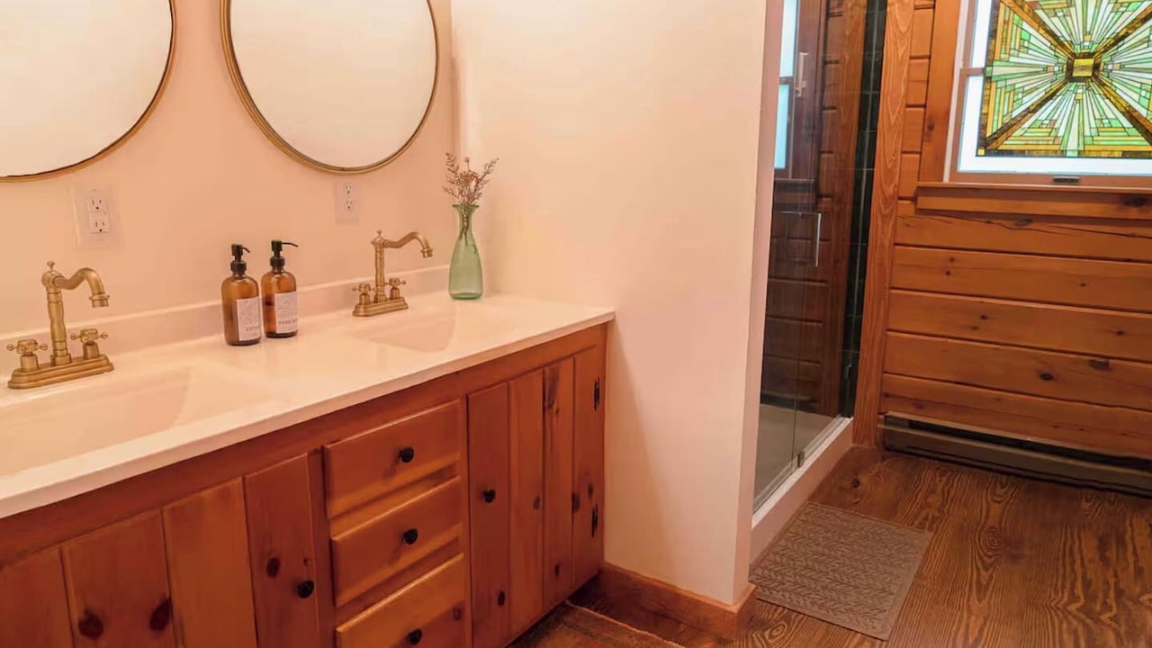 Photo of Bathroom in Pratts