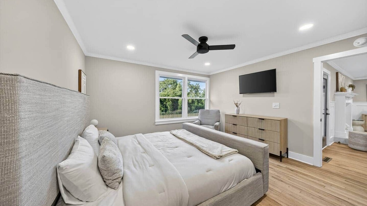 Photo of Bedroom in Forest Hills