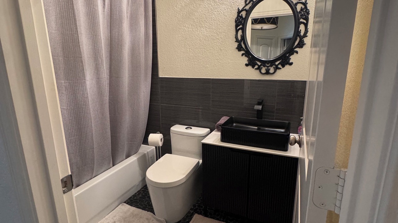 Photo of Bathroom in Legacy Town Center North