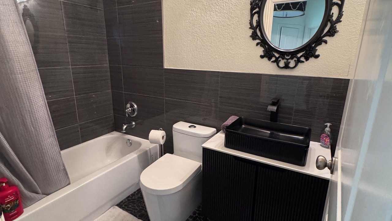 Photo of Bathroom in Legacy Town Center North