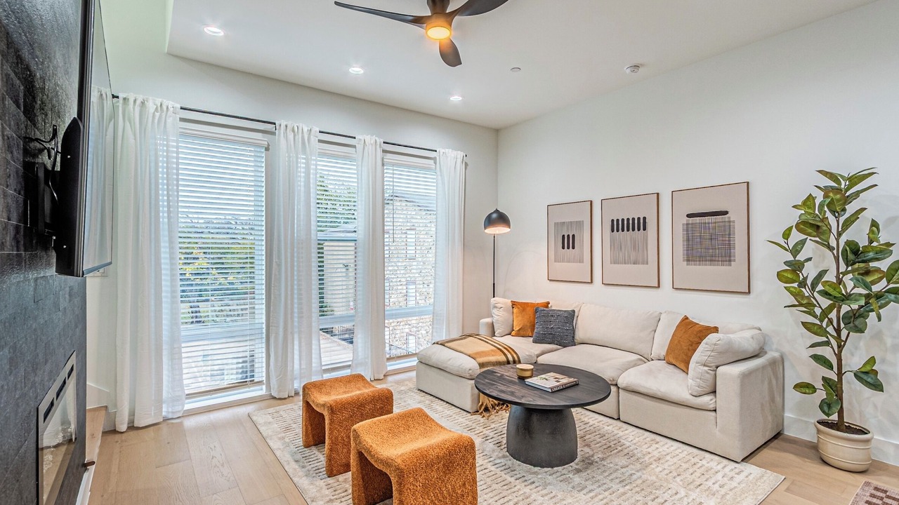 Photo of Livingroom in Oak Cliff