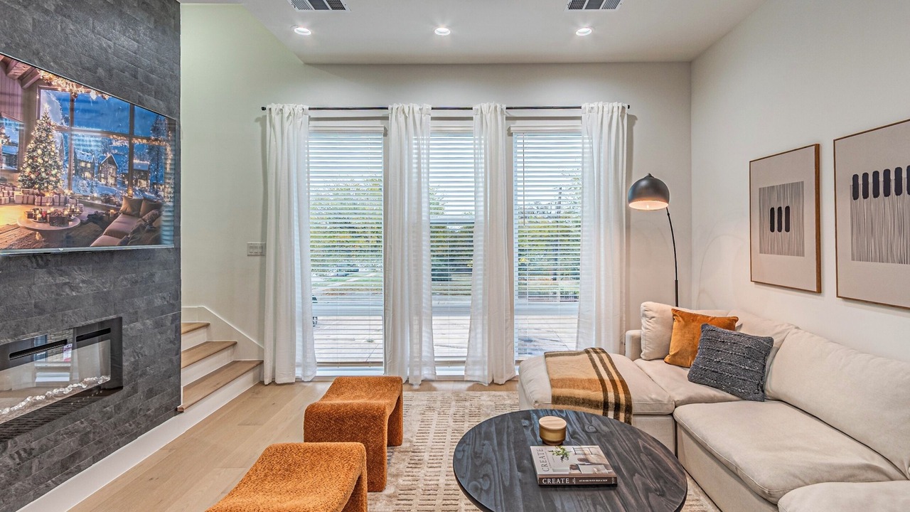 Photo of Livingroom in Oak Cliff