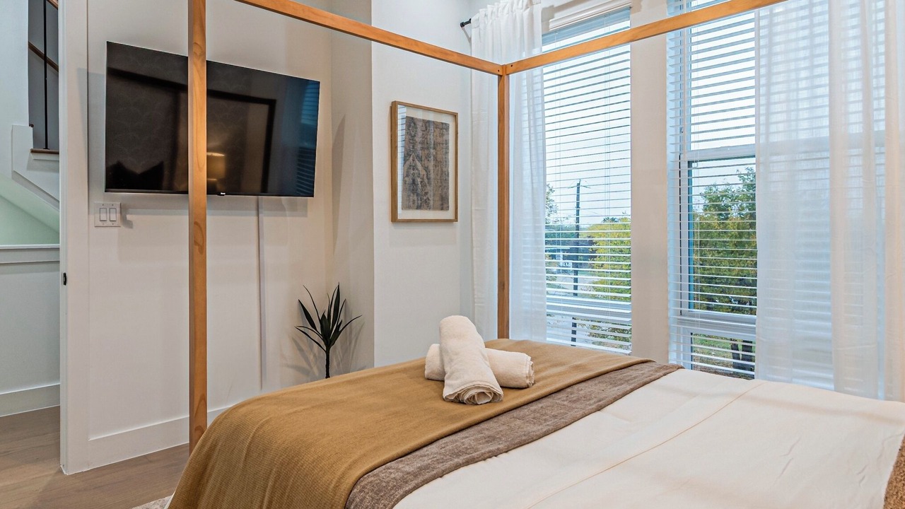 Photo of Bedroom in Oak Cliff