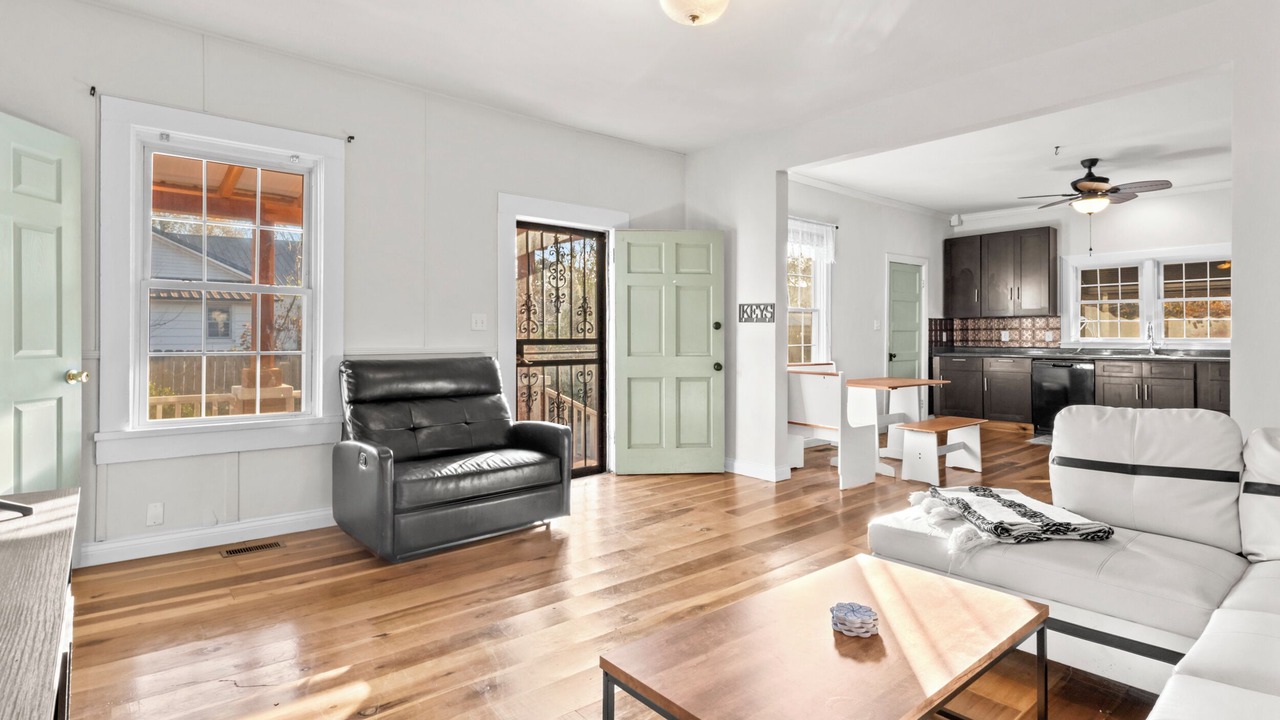 Photo of Livingroom in Huntsville