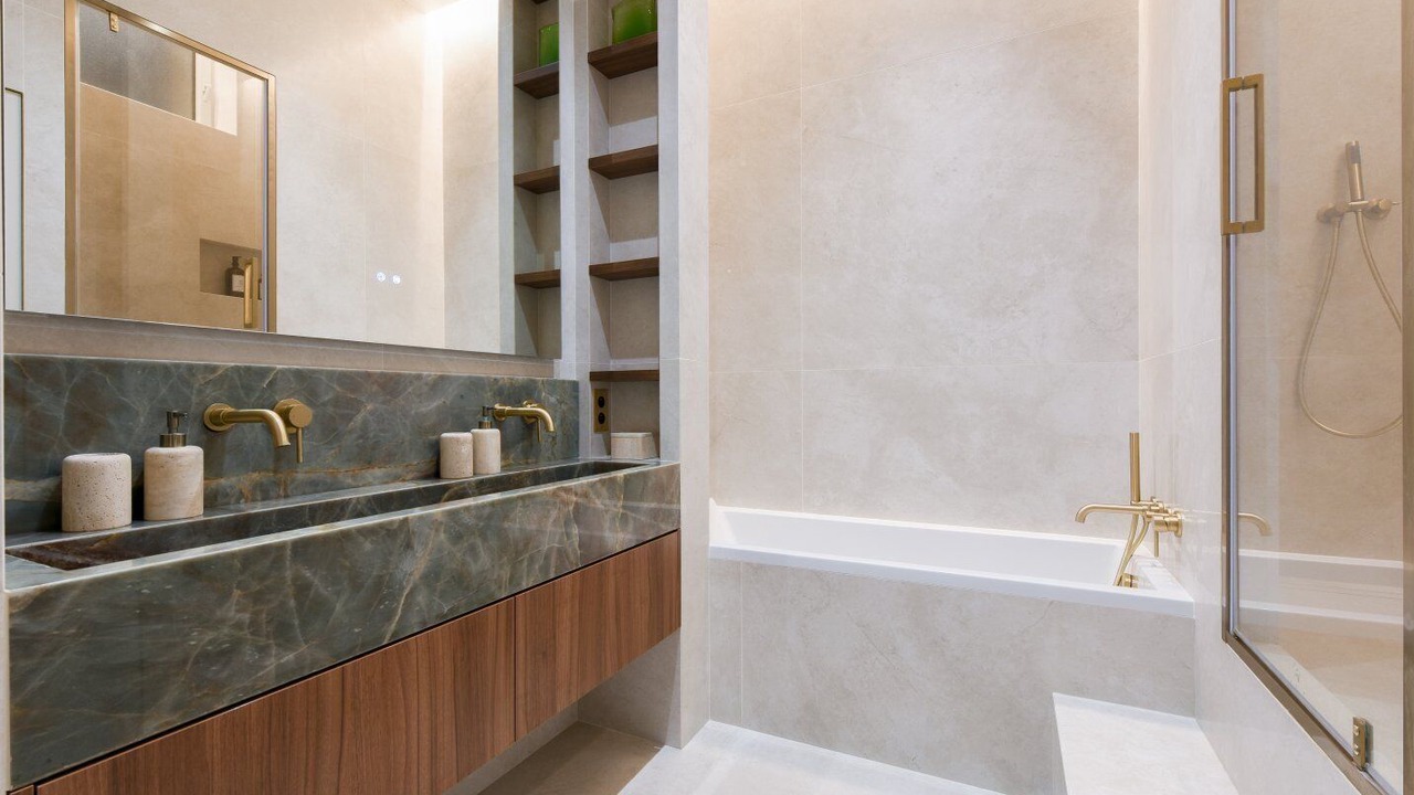 Photo of Bathroom in Porte-Dauphine