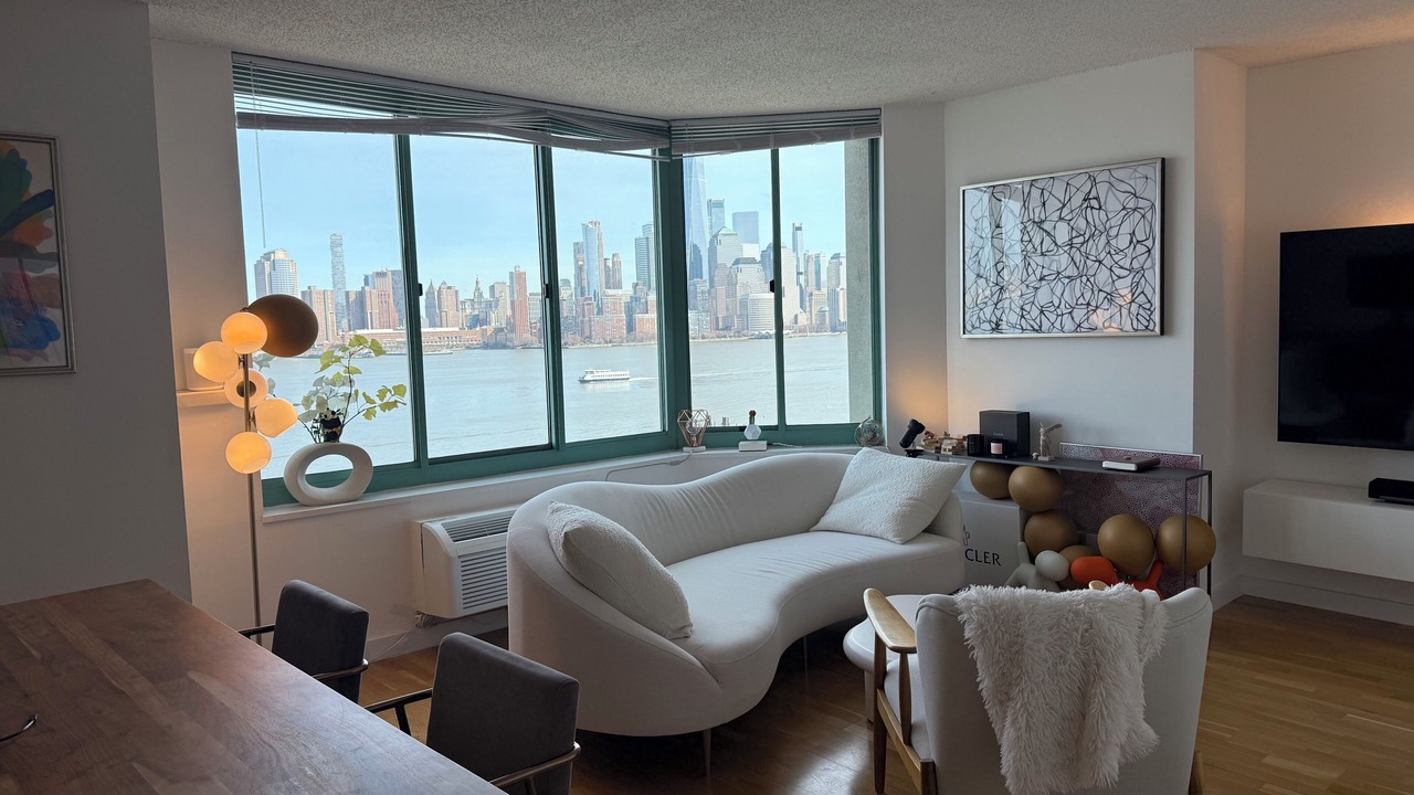 Photo of Livingroom in Newport
