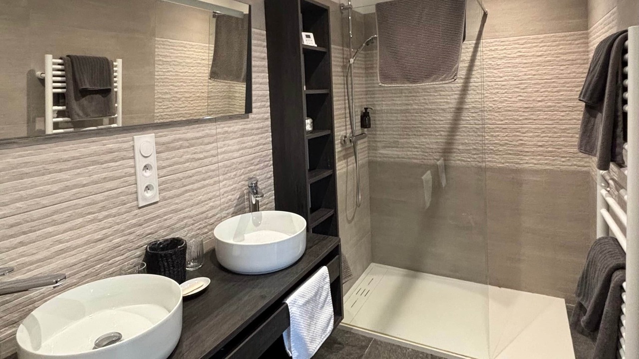 Photo of Bathroom in La Garde-Adhemar