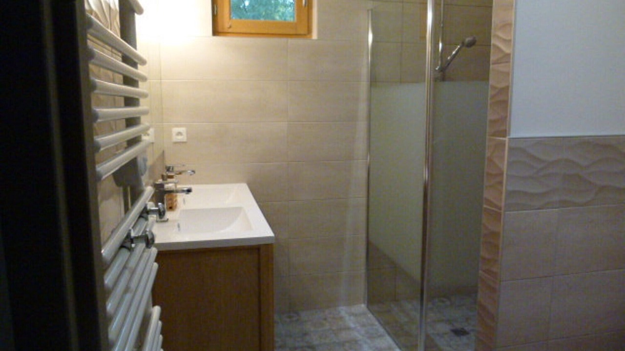 Photo of Bathroom in Leguevin